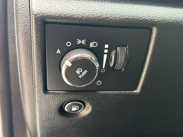Used 2021 Jeep Grand Cherokee Limited AWD/4WD image 26