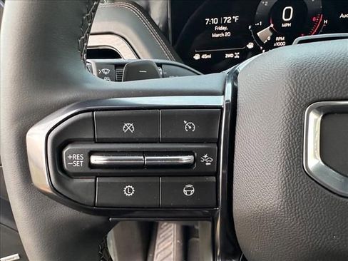 New 2026 GMC Yukon AT4 image 30