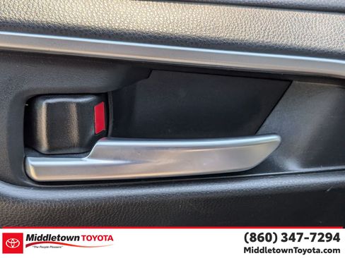 Used 2025 Toyota RAV4 XLE AWD/4WD image 11