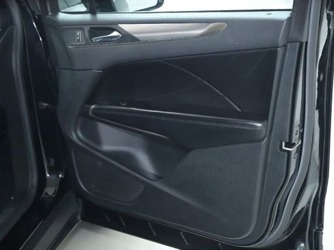 Used 2017 Lincoln MKC Premiere image 33