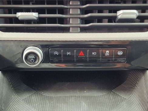 Used 2025 Ford Explorer Active RWD image 27