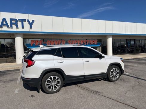 Used 2020 GMC Terrain SLT w/ Preferred Package image 3