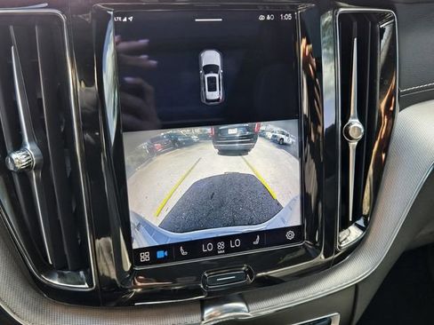 Used 2022 Volvo XC60 B5 R-Design w/ Advanced Package image 20