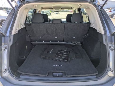Used 2023 Nissan Rogue S image 29