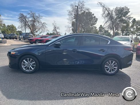Used 2020 MAZDA MAZDA3 Sedan image 4