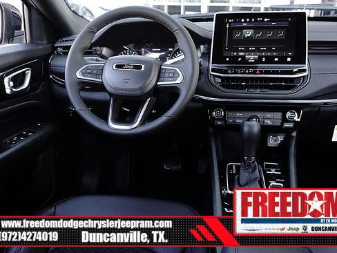 New 2026 Jeep Compass Latitude image 17