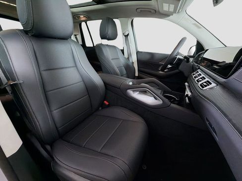 New 2026 Mercedes-Benz GLS 450 4MATIC image 32