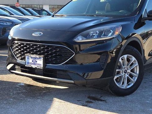 Certified 2020 Ford Escape SE image 2