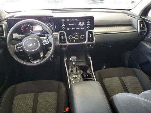 Used 2023 Kia Sorento LX FWD image 11