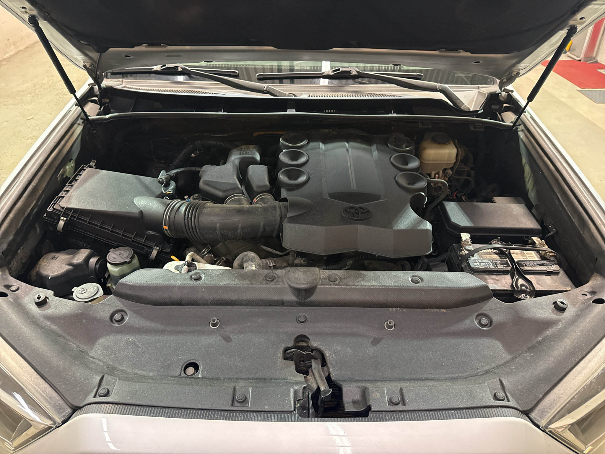 Used 2015 Toyota 4Runner SR5 AWD/4WD image 35