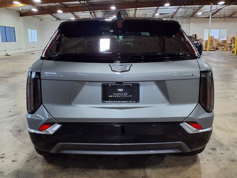 New 2026 Cadillac Optiq Luxury 2 image 9