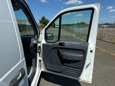 Used 2012 Ford Transit Connect XLT image 31