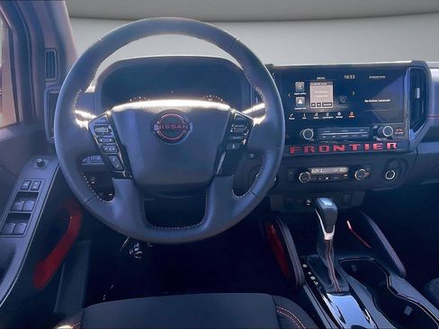 Used 2025 Nissan Frontier PRO-4X AWD/4WD image 10