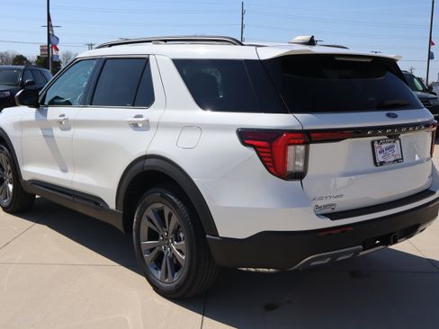 New 2026 Ford Explorer Active image 7