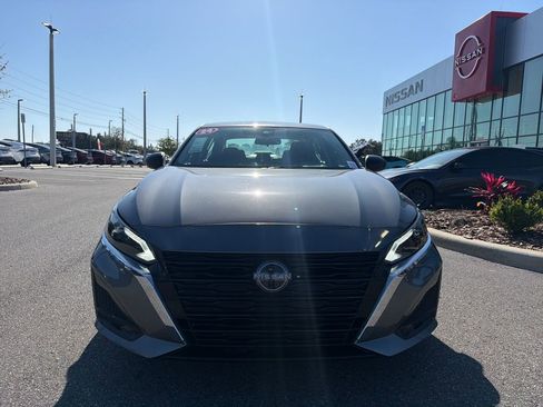 Used 2024 Nissan Altima 2.5 SV FWD image 2