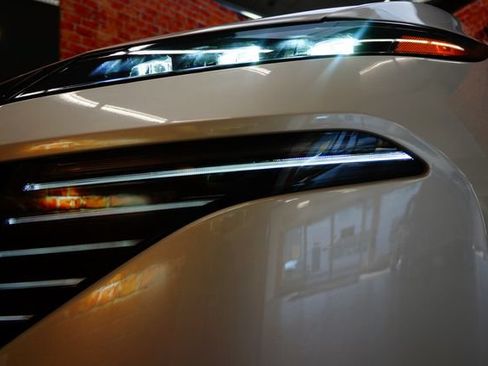 Certified 2025 Nissan Murano SV AWD/4WD image 50