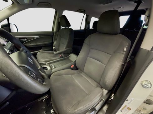 Used 2017 Honda Pilot LX image 12