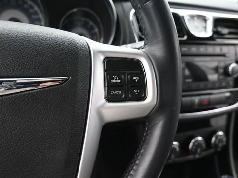 Used 2014 Chrysler 200 Touring image 32