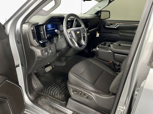 Used 2023 Chevrolet Silverado 1500 LT image 11