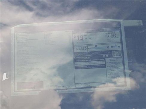 New 2025 Land Rover Defender 90 X-Dynamic SE image 18