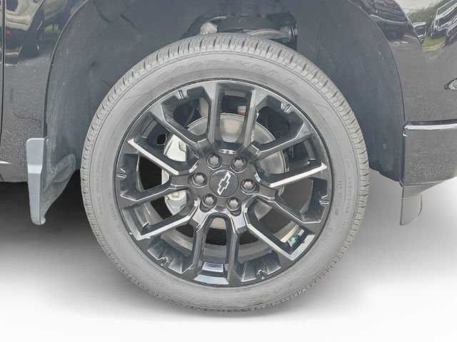 Used 2024 Chevrolet Silverado 1500 High Country w/ Technology Package AWD/4WD image 5