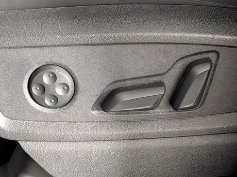 Used 2024 Audi SQ5 Prestige image 29