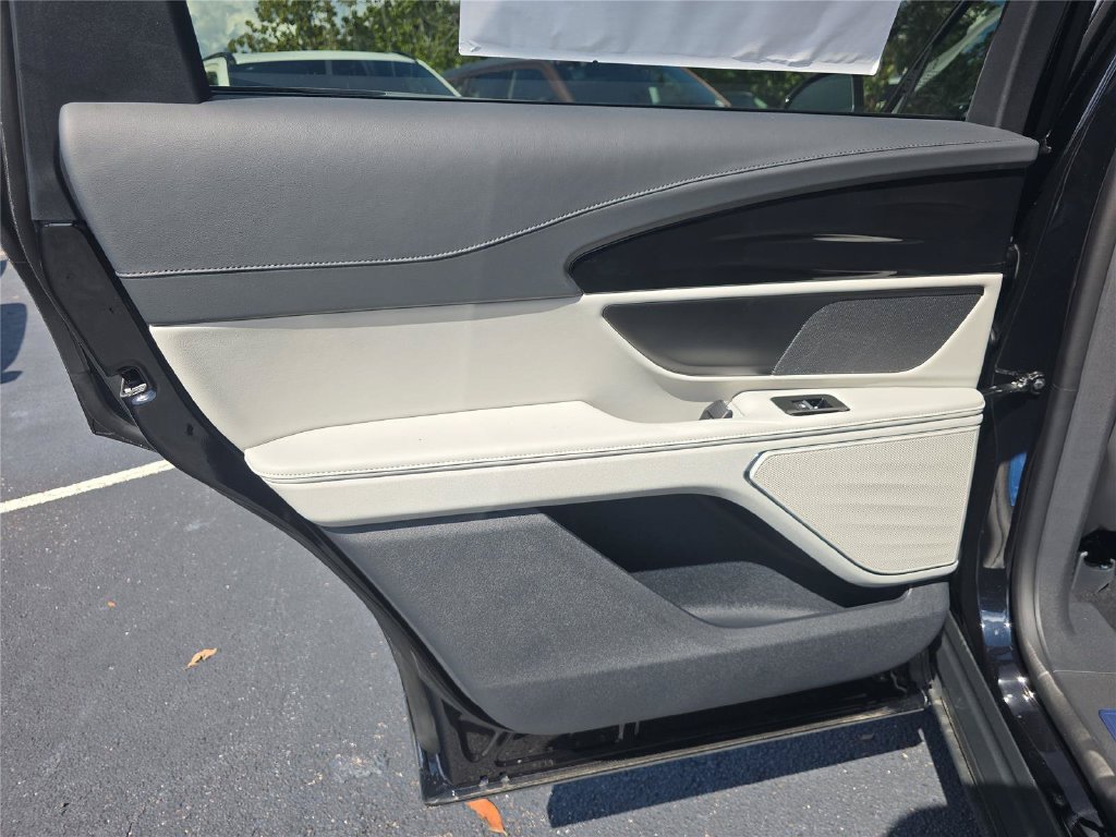 New 2026 Lincoln Nautilus Premier AWD/4WD image 9