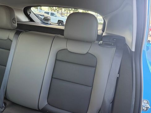 New 2025 Chevrolet Trax ACTIV w/ Sunroof Package image 30