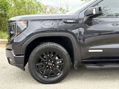 Used 2022 GMC Sierra 1500 Elevation w/ Elevation Premium Package image 5