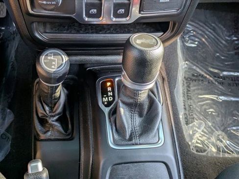 Certified 2021 Jeep Wrangler Sport S image 12