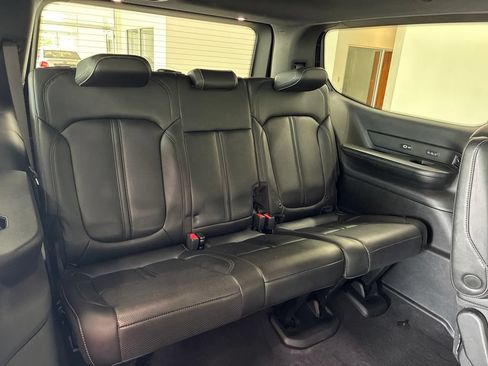 Used 2022 Jeep Wagoneer Series III w/ Premium Group I AWD/4WD image 24