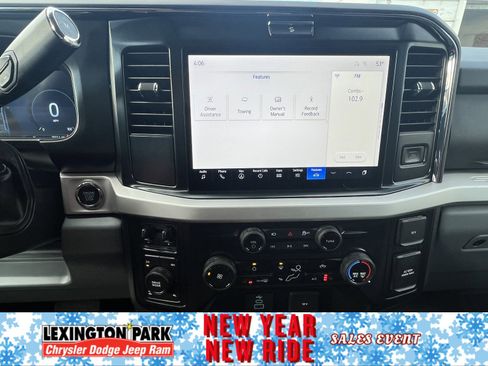 Used 2025 Ford F250 XLT w/ Black Appearance Package image 18