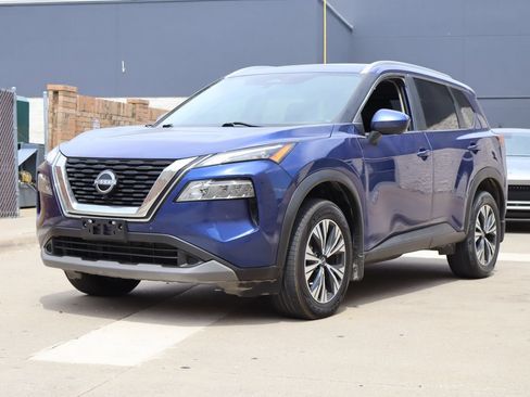 Used 2023 Nissan Rogue SV w/ SV Premium B Package FWD image 2