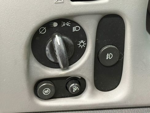 Used 2008 Chevrolet TrailBlazer LT w/ Sun And Sound Package RWD image 26