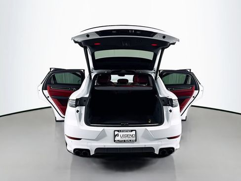 Used 2022 Porsche Cayenne GTS AWD/4WD image 28