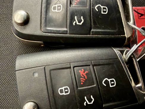 Used 2016 Volkswagen e-Golf SE w/ DC Fast Charging Package image 33