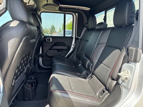 Used 2023 Jeep Gladiator Rubicon w/ LED Lighting Group AWD/4WD image 33
