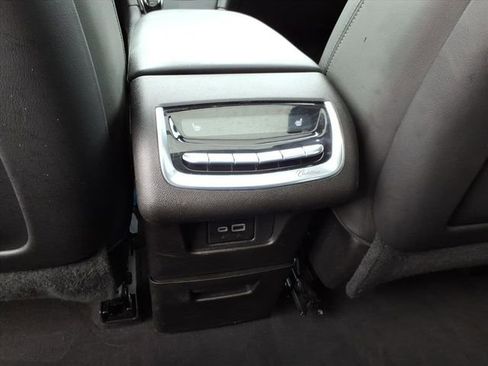 Used 2024 Cadillac XT6 Premium Luxury image 16