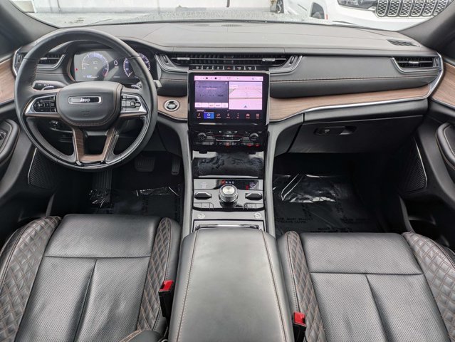 Certified 2025 Jeep Grand Cherokee Summit w/ Obsidian Package AWD/4WD image 13