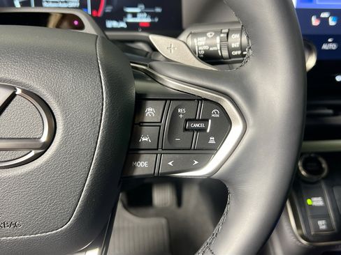 Used 2024 Lexus GX 550 w/ Accessory Package (2T) AWD/4WD image 19