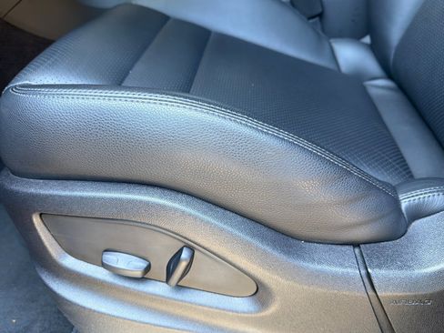 Used 2023 Porsche Cayenne AWD/4WD image 15