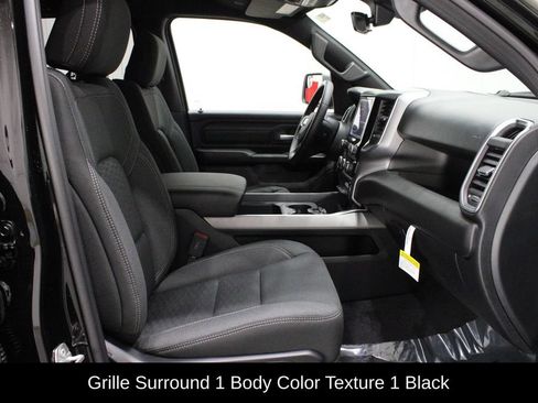 New 2026 RAM 1500 Express AWD/4WD image 18