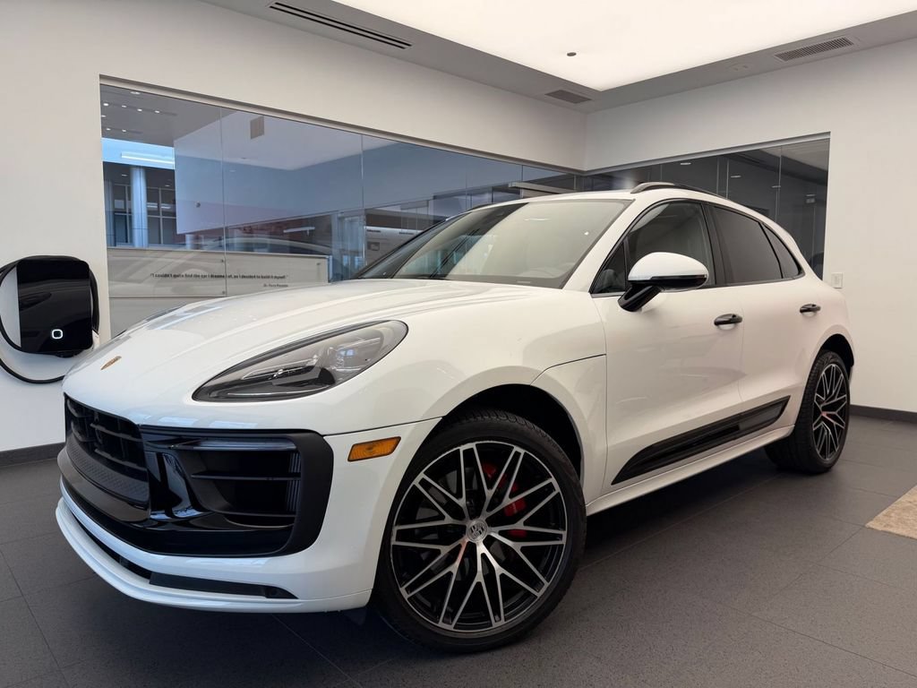 Certified 2024 Porsche Macan S AWD/4WD image 1