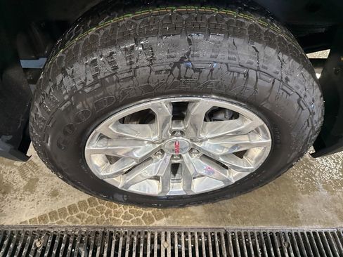 Used 2021 GMC Sierra 1500 SLT image 19