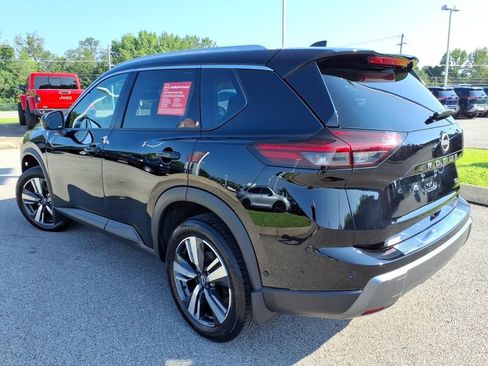 Certified 2025 Nissan Rogue SL FWD image 17