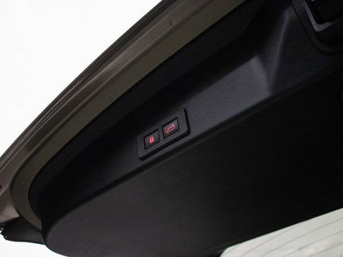 Used 2024 Subaru Ascent Premium w/ Convenience Package image 21