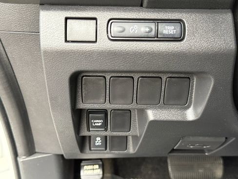 Used 2022 Nissan Frontier S RWD image 18