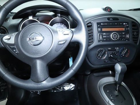 Used 2014 Nissan Juke S image 25