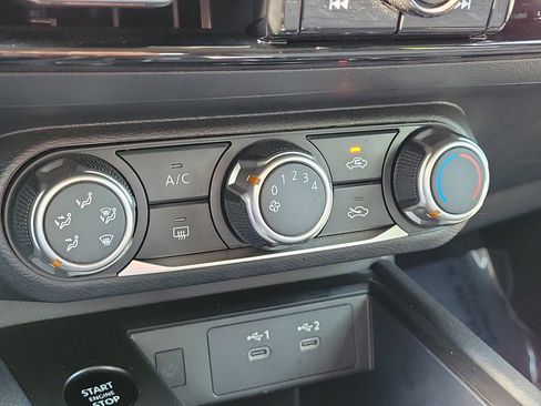 Certified 2025 Nissan Kicks SV FWD image 29