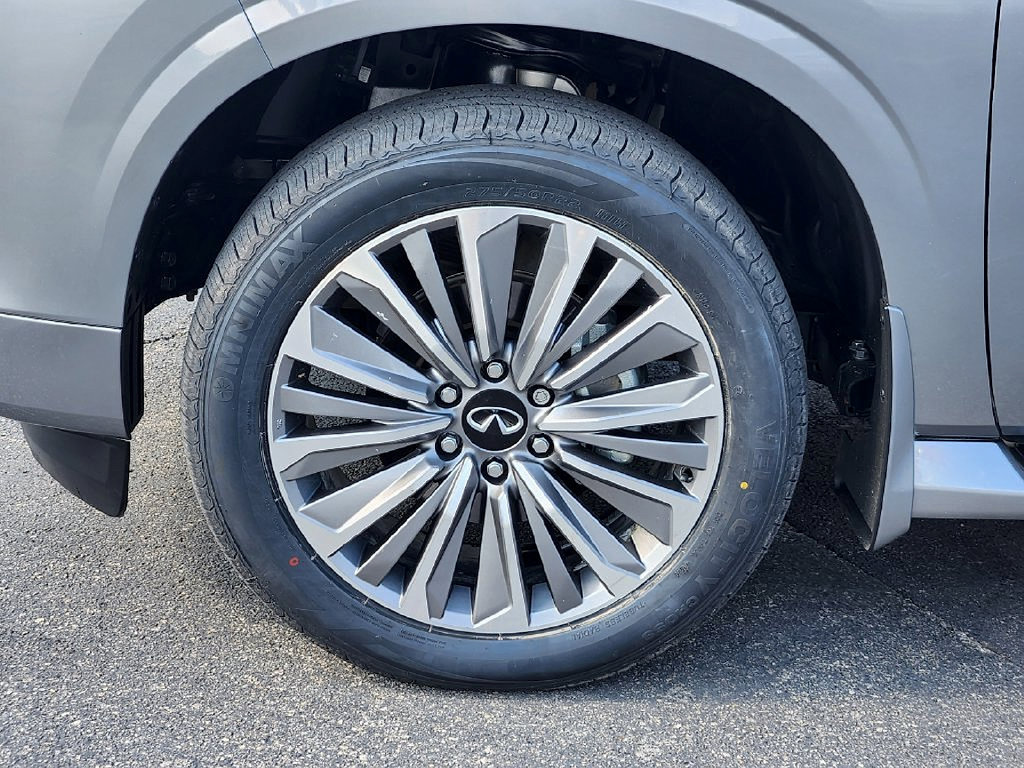 Used 2025 INFINITI QX80 Sensory w/ Exterior Package AWD/4WD image 10